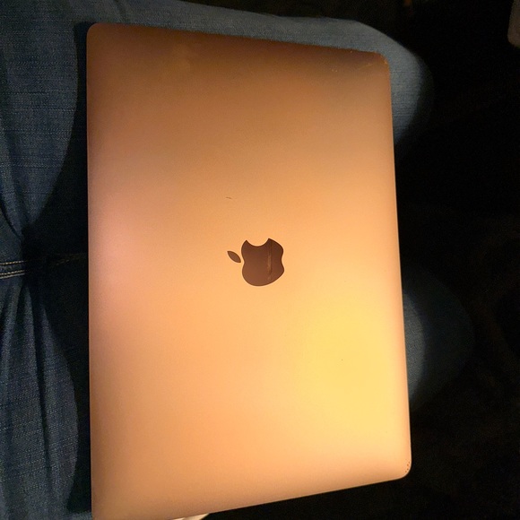 2018 MacBook Air 13” screen. Fingerprint id.
